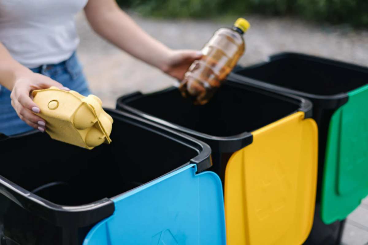 gettare rifiuti spazzatura